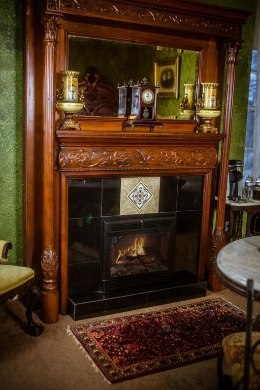 Mosheim Mansion Panzió Seguin Szoba fotó