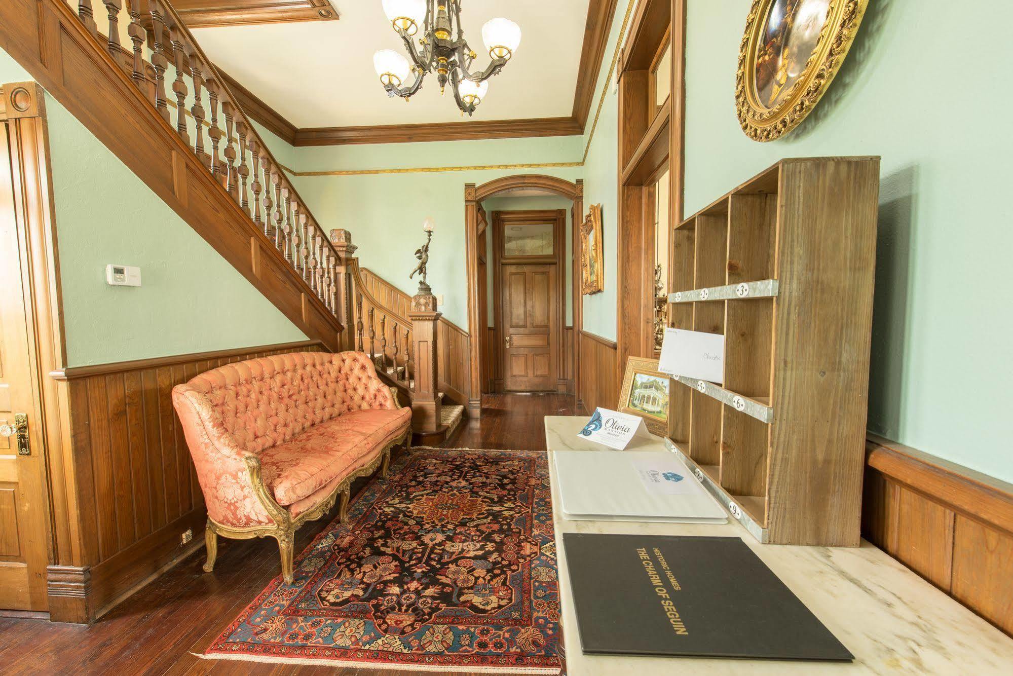 Mosheim Mansion Panzió Seguin Kültér fotó
